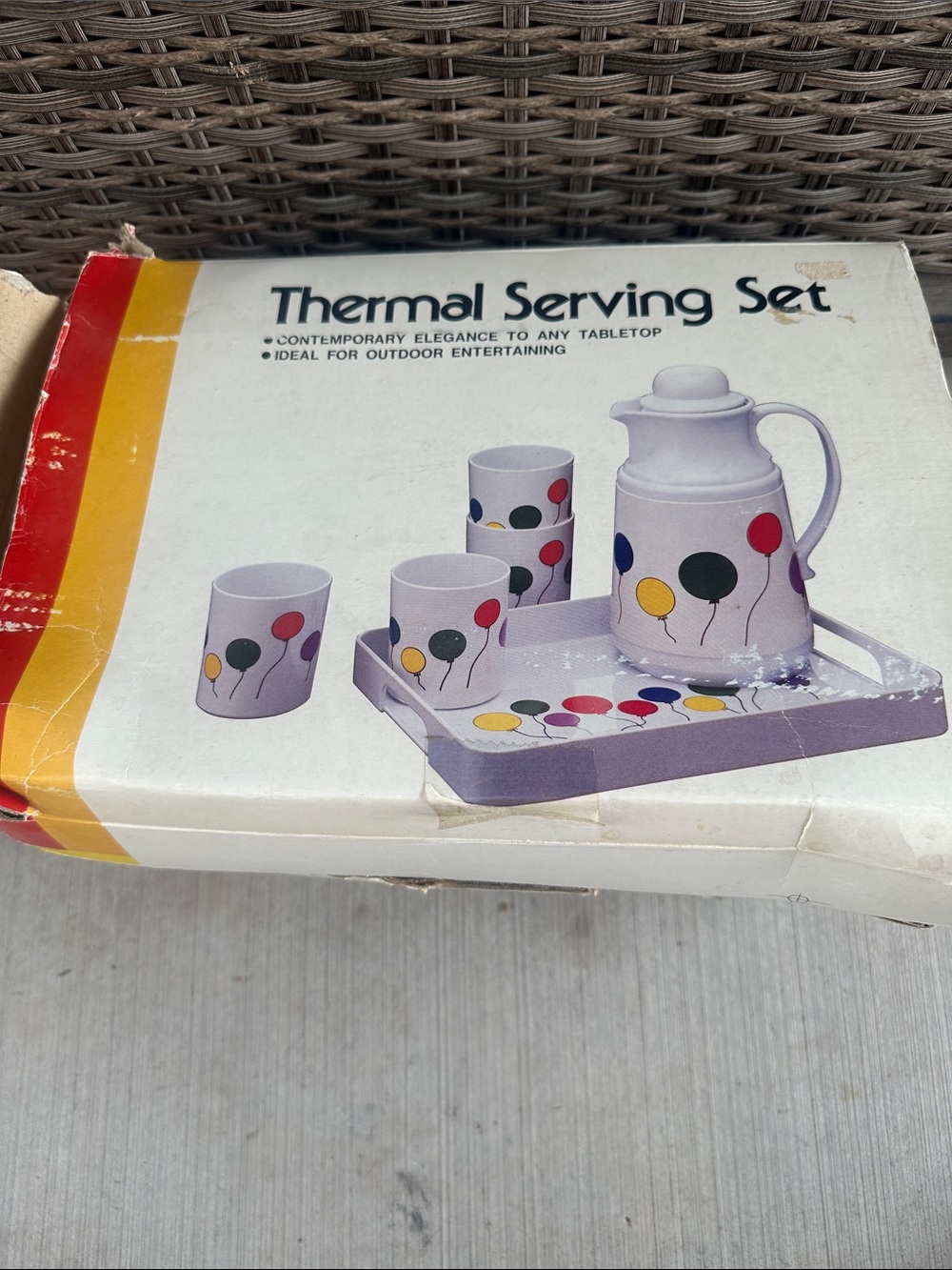 Vintage Thermal Carafe, Tray and 4 Mugs Balloons Full Set 80’s/90’s